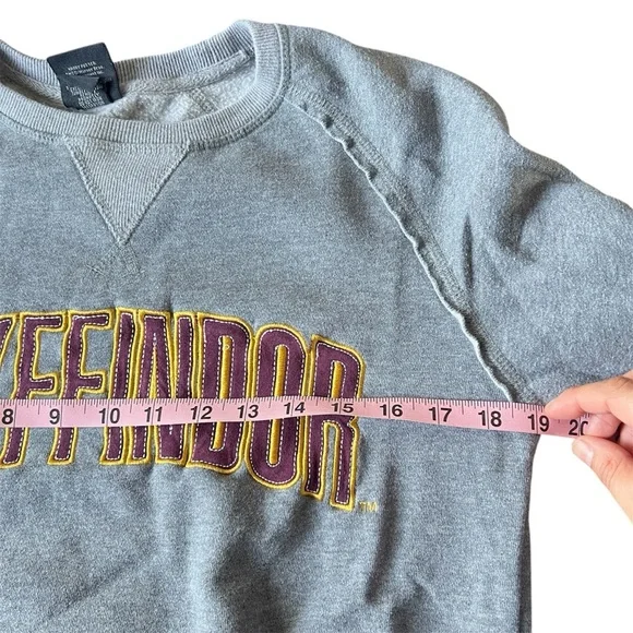 Harry Potter Gryffindor Sweatshirt Universal Studios Park Exclusive Gray Size S - Picture 10 of 11